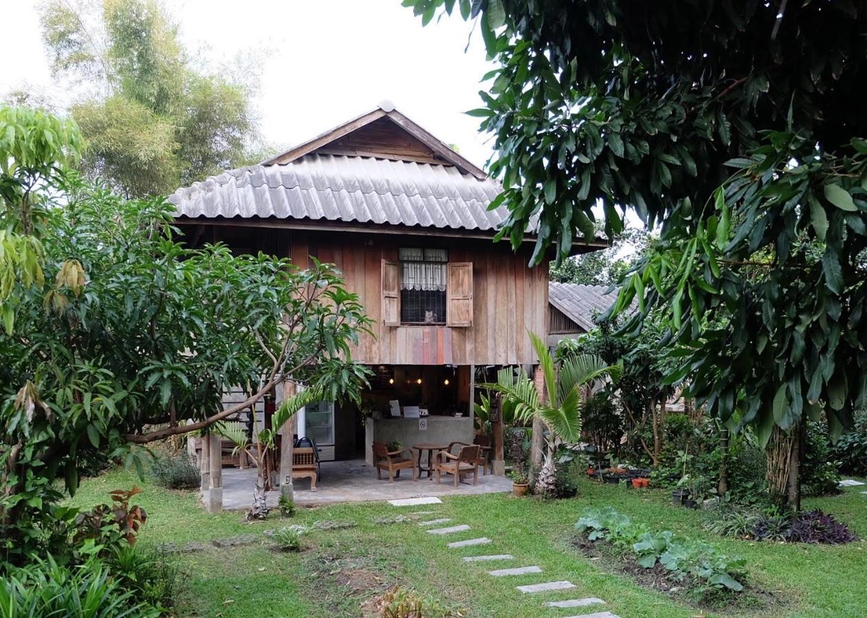 לינה וארוחת בוקר צ'יאנג מאי Lanna House Lanna Hut Chiangmai מראה חיצוני תמונה