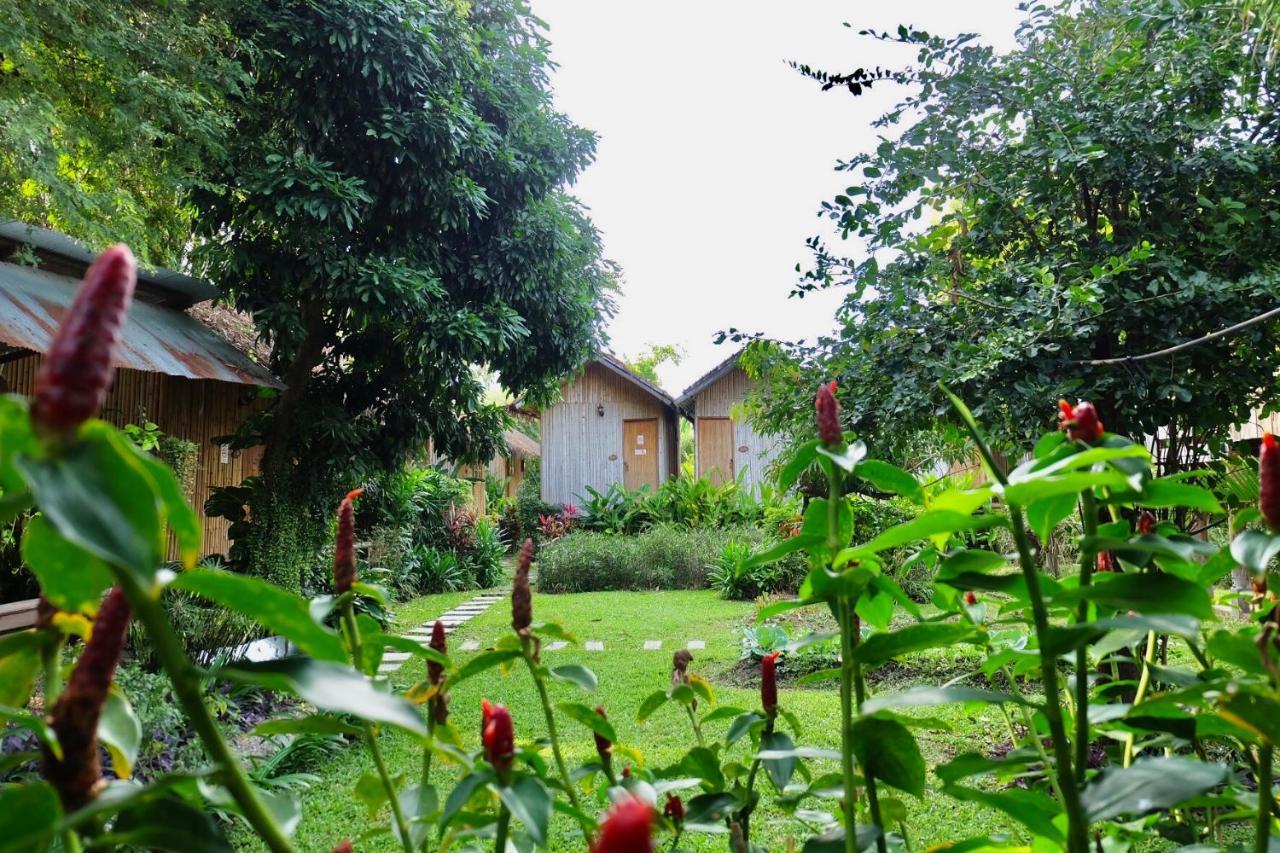 לינה וארוחת בוקר צ'יאנג מאי Lanna House Lanna Hut Chiangmai מראה חיצוני תמונה